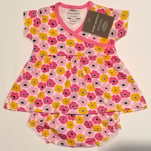 🔥SALE🔥 Sweet Peanut Floral Baby Girl Dress with Matching Pants NWT Sz 0-3M - Picture 1 of 6